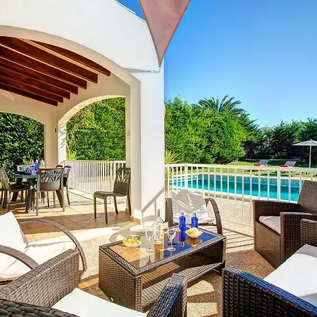 Villa Sargantana Negra *