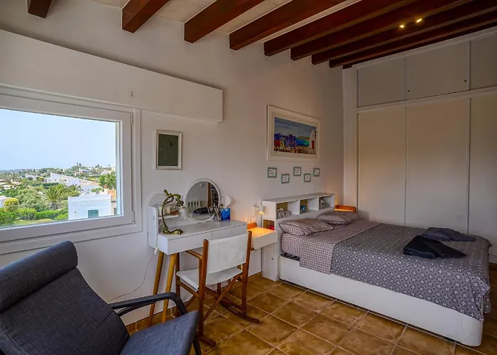 Sargantana Negra Villa Binibeca