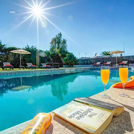 Villa Sargantana Negra *