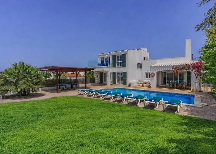 Sargantana Negra Villa *