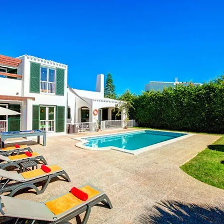 Villa Sargantana Negra