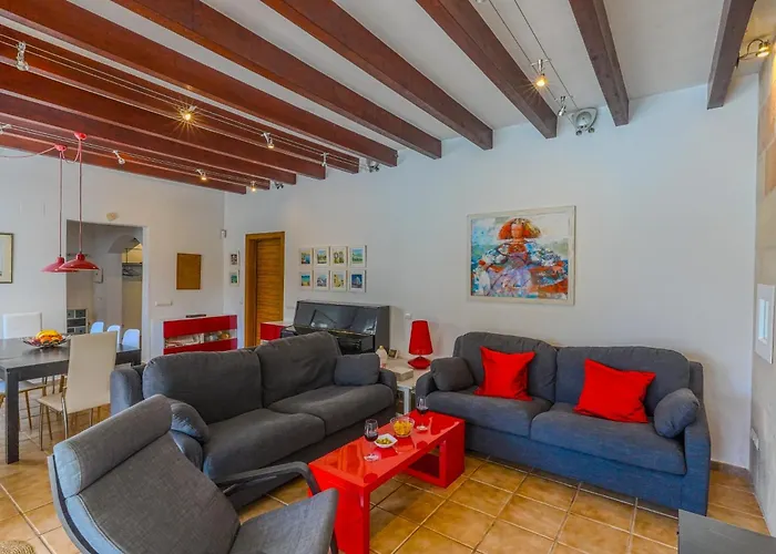 Villa Sargantana Negra *