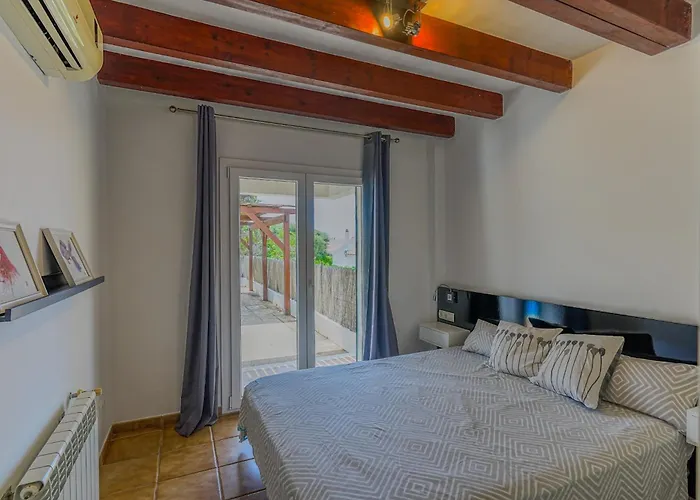 Sargantana Negra Villa Binibeca